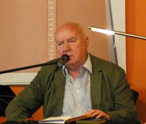 Klaus Walther, deutscher Schriftsteller, bei der Büchermeile der Leselust am 24.04.2010 im Tietz, Foto: GreenSaxonyAlly, CC-BY2.0, [https://creativecommons.org/licenses/by/2.0/]