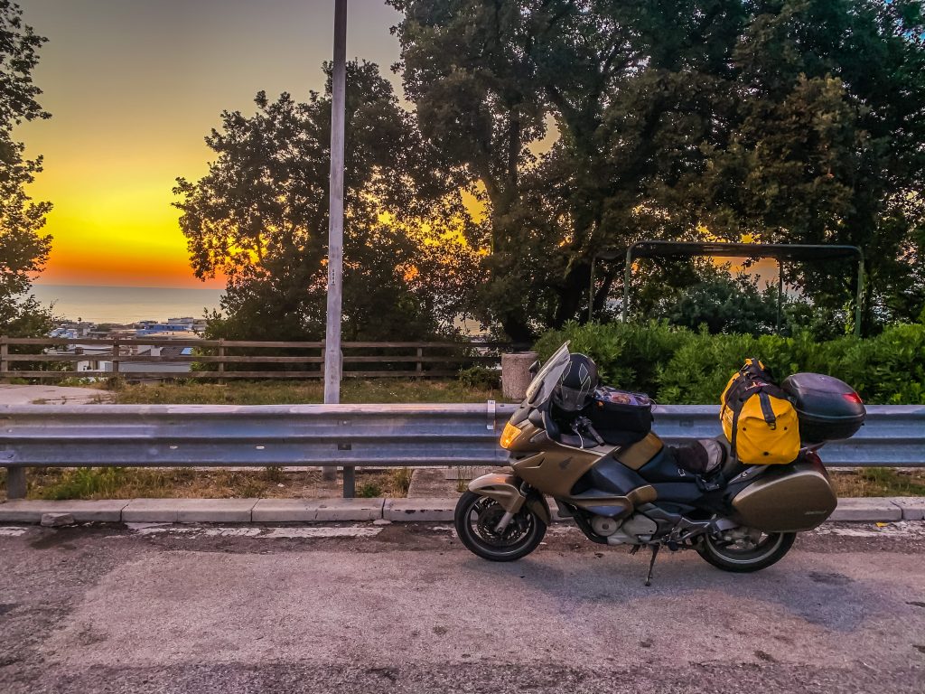 Sonnenaufgang an der Adria-Autobahn auf dem Rückweg. Foto: Alexander Baumbach